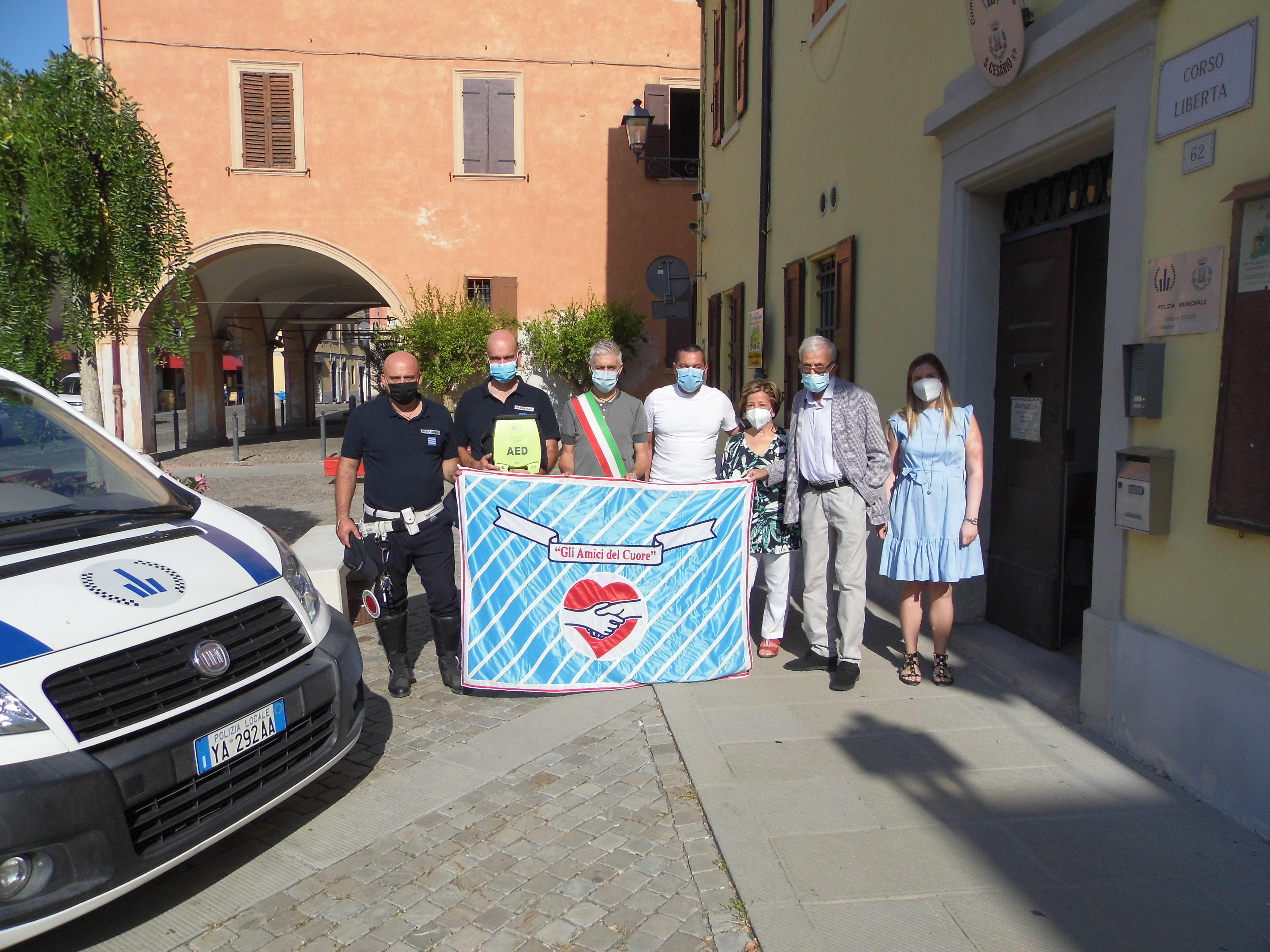 Un nuovo defibrillatore per la Polizia Locale